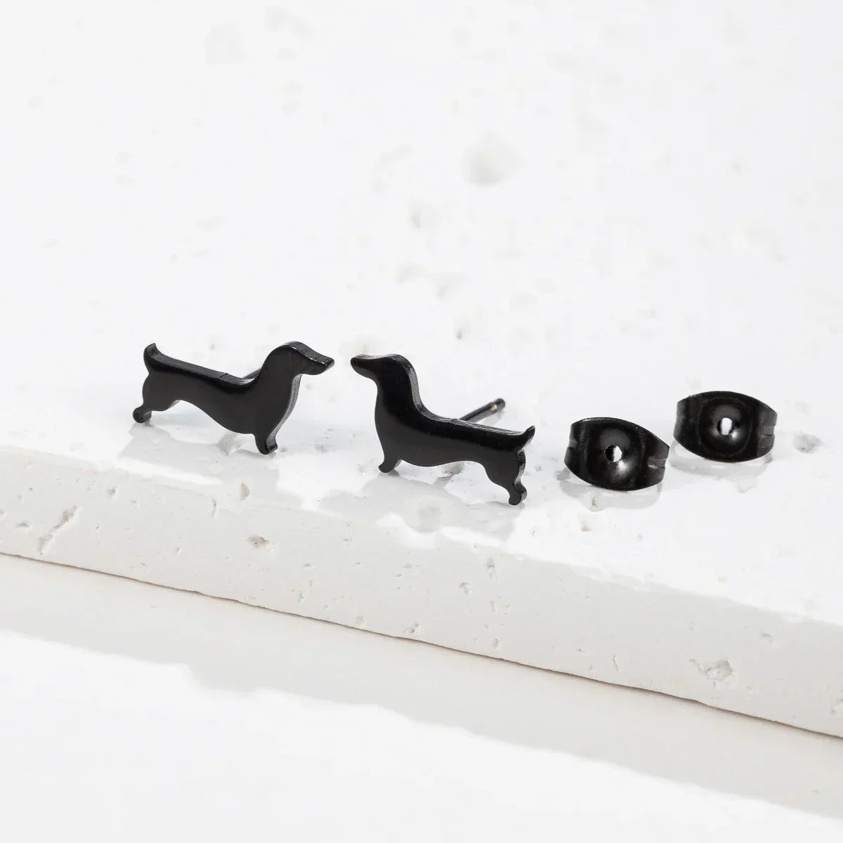 Aros de perro teckel – Pendientes minimalistas de metal