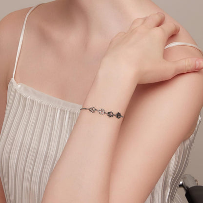 Pulsera ajustable de plata de ley con huella de pata de perro